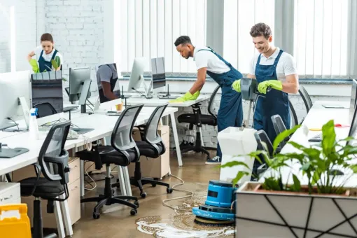 SHINE ECOPRO & NAVIGO nettoie des bureaux pour une entreprise dans le Golfe Saint-Tropez, Toulon, SHINE ECOPRO & NAVIGO